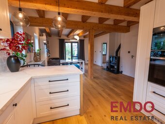 Prodej domu 196 m² s pozemkem 994 m² - 7