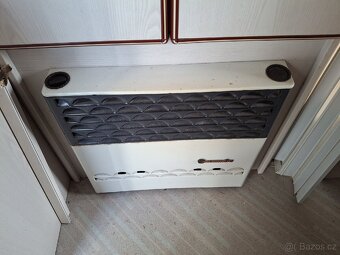 Karavan Knaus Sudwind s předstanem - 7