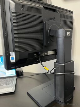 24-palcový LCD Monitor HP LP2465 včetně kabelů - 7