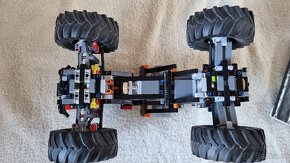 LEGO Technic 42099 RC 4x4 off-road - 7