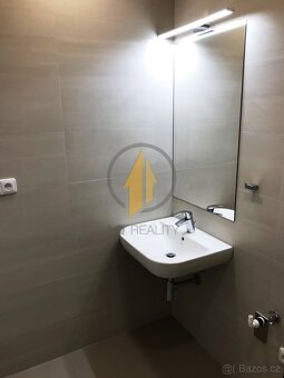 Pronájem zrekonstruovaného bytu 2+kk v obci Turnov. - 7