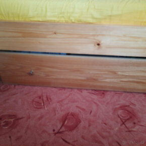 Zvýšená polohovací postel vyrobená od truhláře. - 7