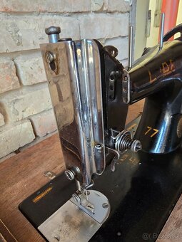 LADA 77 Šlapací šicí stroj - 7