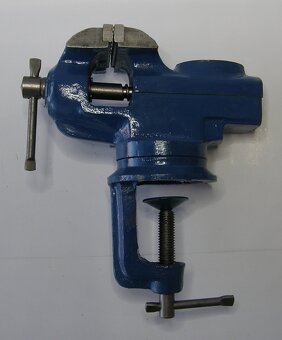 Svěrák otočný 60mm – 8 ks + 6 ks nový - 7