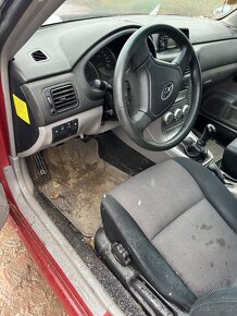Subaru forester SG 2.0 116kw , manuál - 7