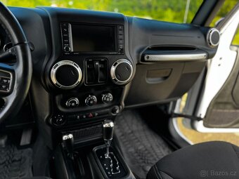 JEEP WRANGLER SAHARA 2.8 nafta, rok 2019 - 7