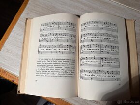 Mix starších knih o hudbě - 7