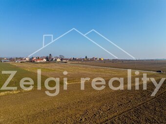 Výstavba haly, skladu či výroby? Ideální pozemek 6 001 m² –  - 7