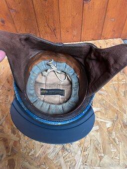 Kokos , helma s kšiltem - 7