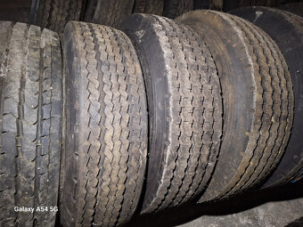 Prodám pneu 295/80 R22,5 - 7