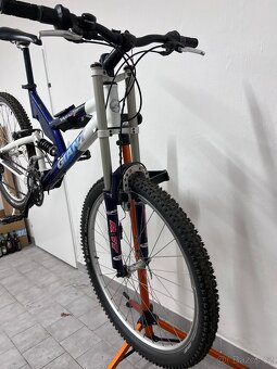 Horské Celoodpružené kolo GIANT Warp - 7