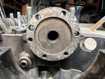 BMW E36 M3 3,0 S50B30 hlava motoru - 7