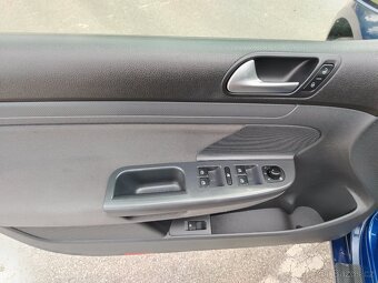 V pěkném stavu Volkswagen Golf 5 bez nutnosti dalších invest - 7
