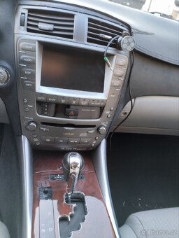 Prodám Lexus IS 250 automat. - 7
