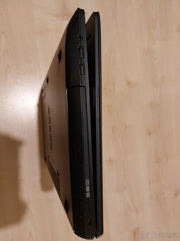 Lenovo Ideapad G700 17" notebook 8GB RAM SSD Intel i5 - 7