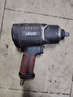 Pneumatický rázový utahovák - 7