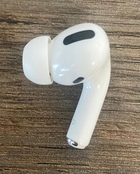 Apple AirPods Pro - 7