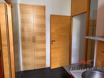 Pronájem kancelářských prostor 117m2 s recepci, Růžová, Opav - 7