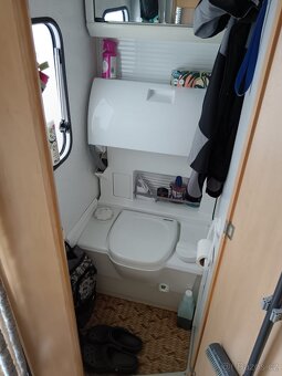 Prodám karavan GRUAU A4008 DE LUXE + velký zimní předstan - 7