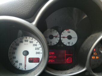 ALFA ROMEO 147 JTD - 7