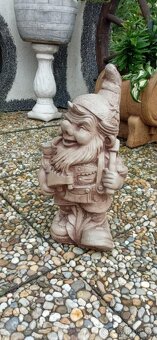 Zahradní dekorace- Trpaslík dřevorubec - 7