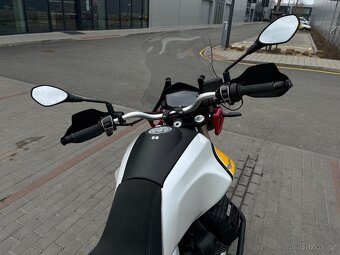 Moto Guzzi V85 TT Evocative Giallo Sahara – Euro 4 - 7