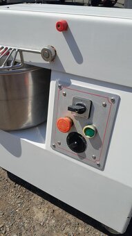 Spirálový hnětač na tuhá těsta TFM 17 ( 17 l, 12,5 kg těsta - 7