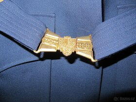 Vojenská uniforma stejnokroj hradní stráže. - 7