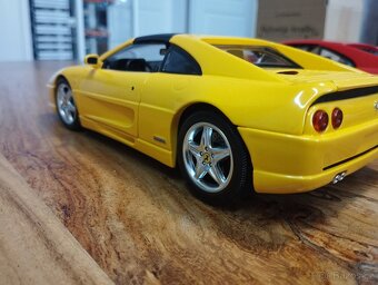 Ferrari F355 1/18 - 7