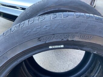 Pneu Pirelli 255-45-19 - 7