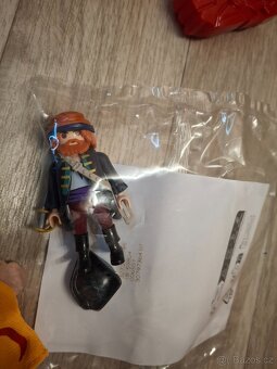 Stíhačka,štěkací pes,houkající sanitka 50 kusů - 7