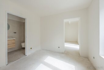 Stylový ateliér 1+kk se soukromou terasou - 7