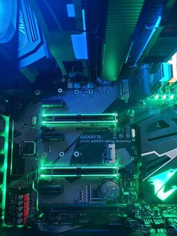 I5-9400,Z390,DDR4 32GB TRIDENTZ RGB,Be Quiet 600w - 7