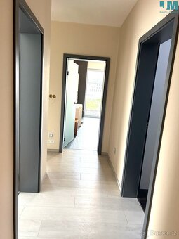 Reprezentativní bydlení v nízkoenergetickém domě, se samosta - 7