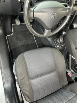 Peugeot 207 - 7