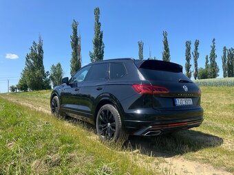 VW TOUAREG 3.0TDI 210kW • RLINE • WEBASTO • MASÁŽE - 7