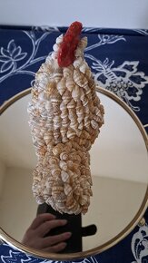 VINTAGE RETRO FIGURKA KOHOUTA POSÁZENÁ MUŠLEMI 60.-70.LÉTA - 7