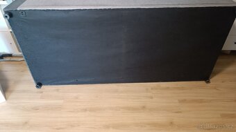 Šedá čalouněná dvoulůžková postel 180x200 cm - 7