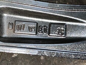 ALU kola VW 18" 8J ET35 pneu 235/40/R18 - 7