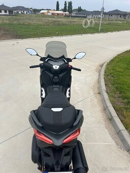 Predám Yamaha X-Max 125 TECH MAX - 7
