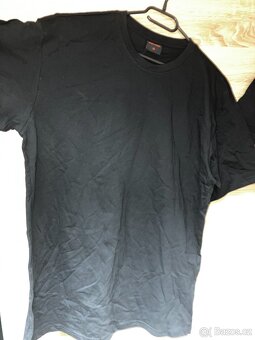 ČERNÉ MIKINY A TRIKA - NOVÉ/NEPRANÉ - 7