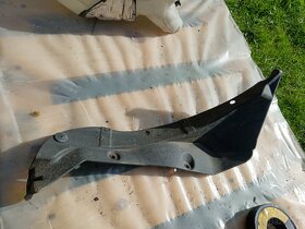 mazda mx5 plastové podběhy,plechy,kryt motoru - 7