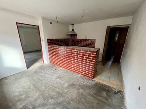 Prodám RD 4+1v původním stavu + zahrada - 7