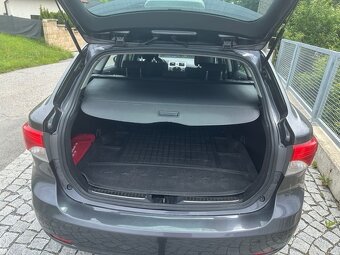 Toyota Avensis III (T27) Combi 2012 - 7