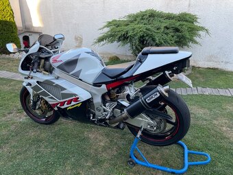 Honda Vtr 1000 sp2 - 7