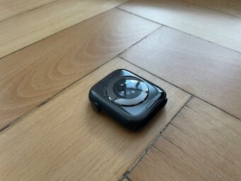 Apple Watch 8 45mm - 100% - 7