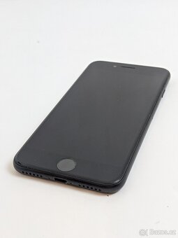 iPhone SE 2020 128gb. Dobry stav. Baterie 85%. Záruka 6 měs. - 7