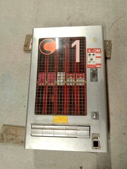 Prodám nástěnný automat na cigarety, Německo. - 7