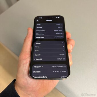 iPhone 16 Pro 256GB natural titan, pěkný stav, rok záruka - 7