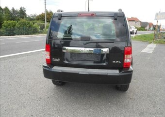 Jeep Cherokee 3,7 V6 151 kW KLIMA Bez koroze benzín - 7